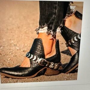 Freebird by Steven Blade Black Croco Embossed Leather Cut Out Boots Sz. 7